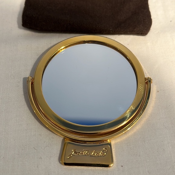 Judith Lieber, Gray snakeskin purse. Comb and mirror, mirror bag, dust bag - Picture 13 of 16